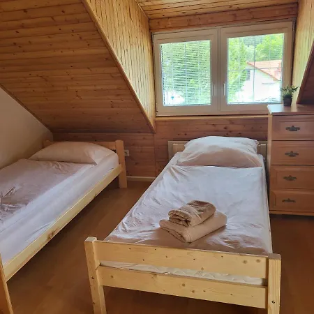Dom Pod Chopkom & Wellness 샬레 Bystrá